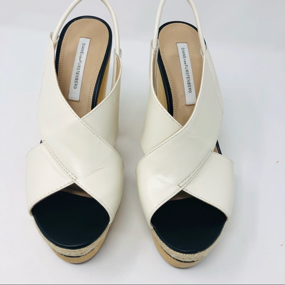 DIANE Von Furstenberg Gladys Wood Wedge Sandals 8 - Picture 3 of 6